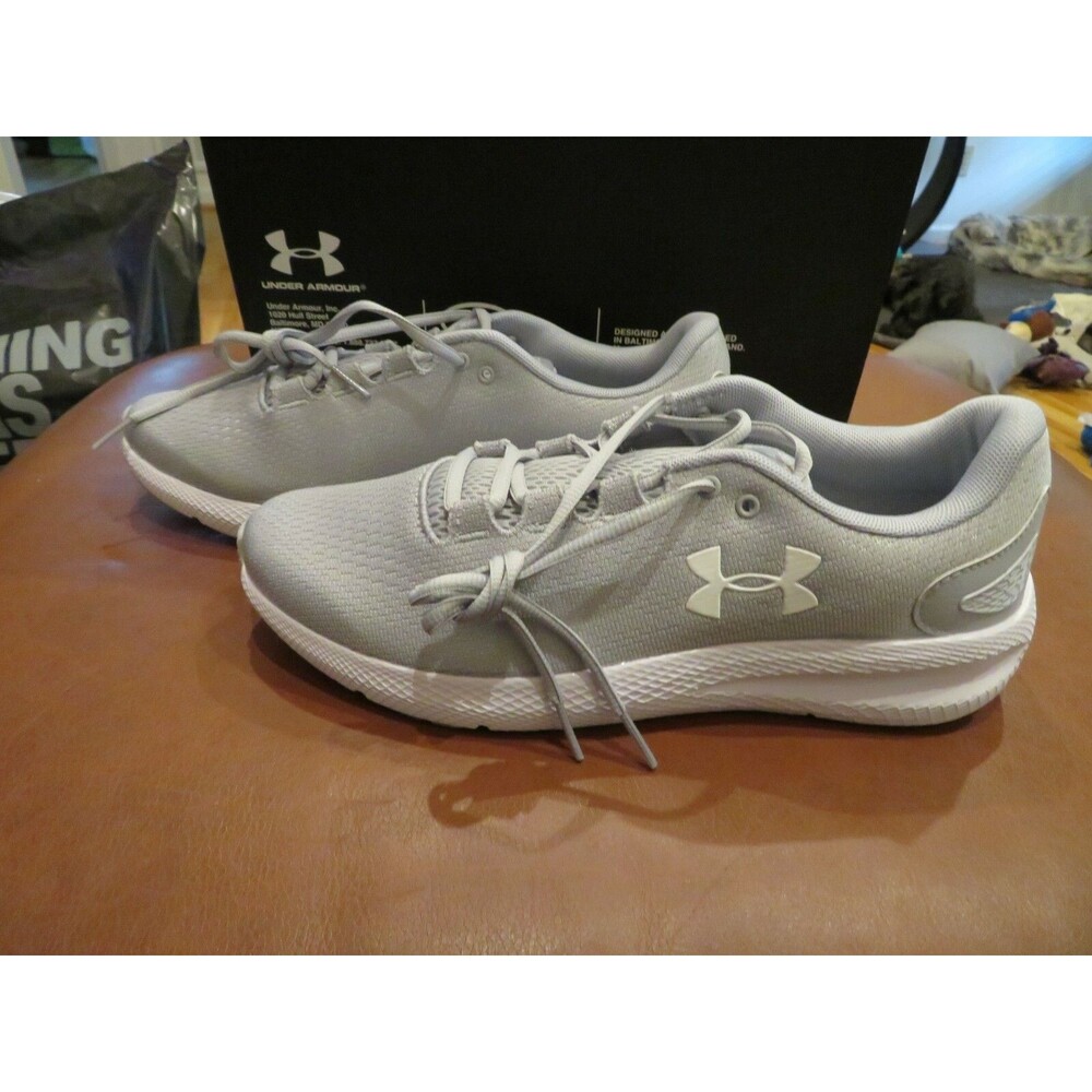 NWT Womens Gray & White Under Armour Charged Pursuit 2 Tennis Shoes, 10